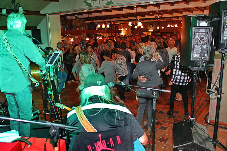 Muzikaal 60 & 70's feest door de SDWA met The Oldtimers_33